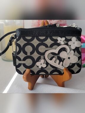 Coach Poppy Shimmer Heart Wristlet